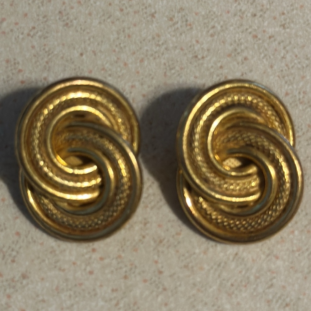 Miriam Haskell Gold Tone Interlocking Loop Clip O… - image 1